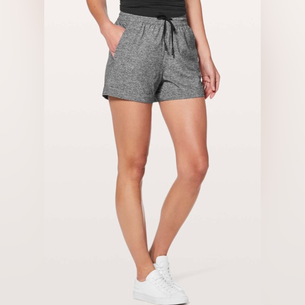 Lululemon Spring Break Away Short *4-way Stretch 3"
Heather Lux Multi Black